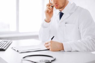 Czy lekarz może się kontaktować z pacjentem z prywatnego numeru telefonu